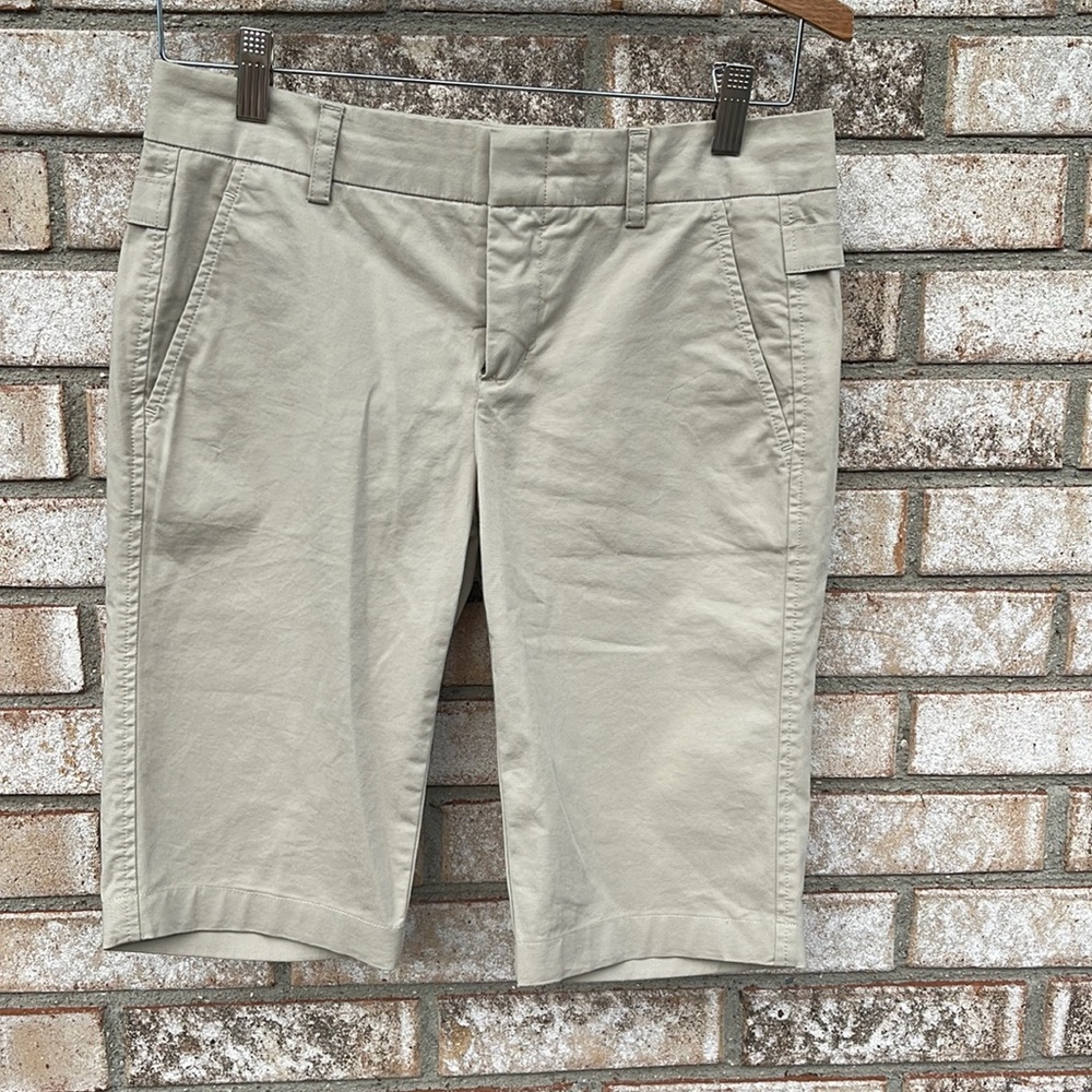 NWT Vince beige walking shorts size 2